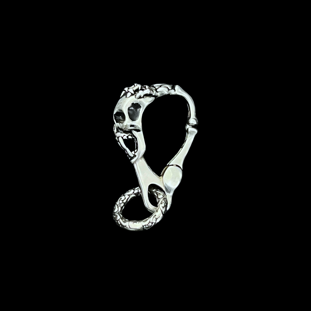 GHOST SHACKLE